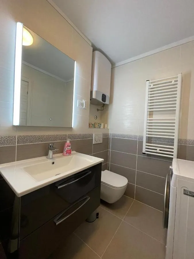 Apartment Tomy Rijeka 0*,  Kroatien